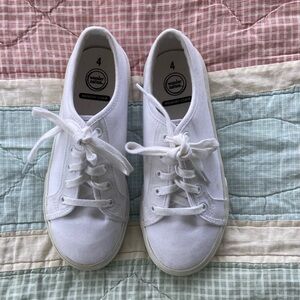 Wonder national girls size 4 white canvas sneakers. Worn once.